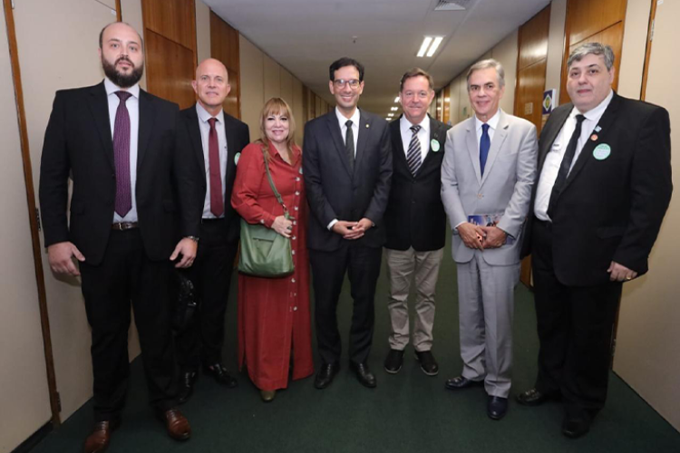 Notícia: Presidente do Sincomércio Jaú participa de comitiva da FecomercioSP em Brasília para discutir a PEC da escala 6x1